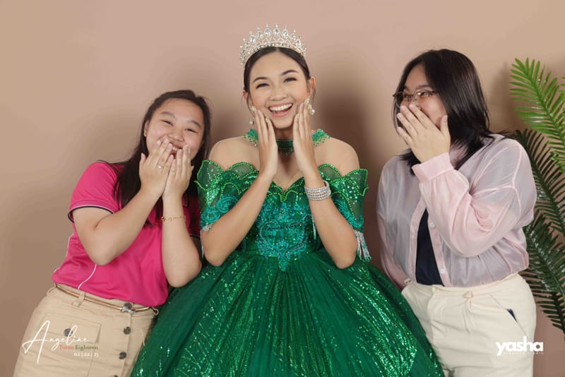 Onsite Studio - Angeline (DEBUT)