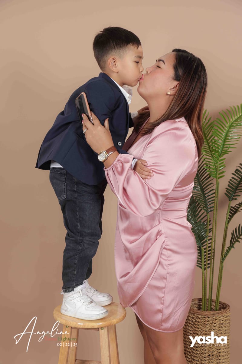 Onsite Studio - Angeline (DEBUT)