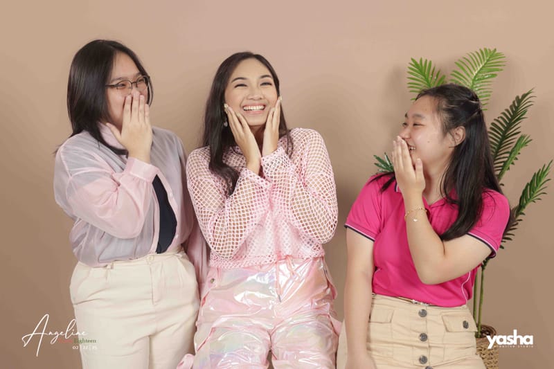 Onsite Studio - Angeline (DEBUT)