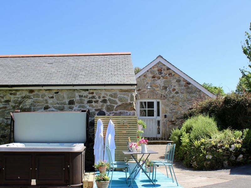 Herb Cottage | Near Marazion | Sleep 4 | Hot tub