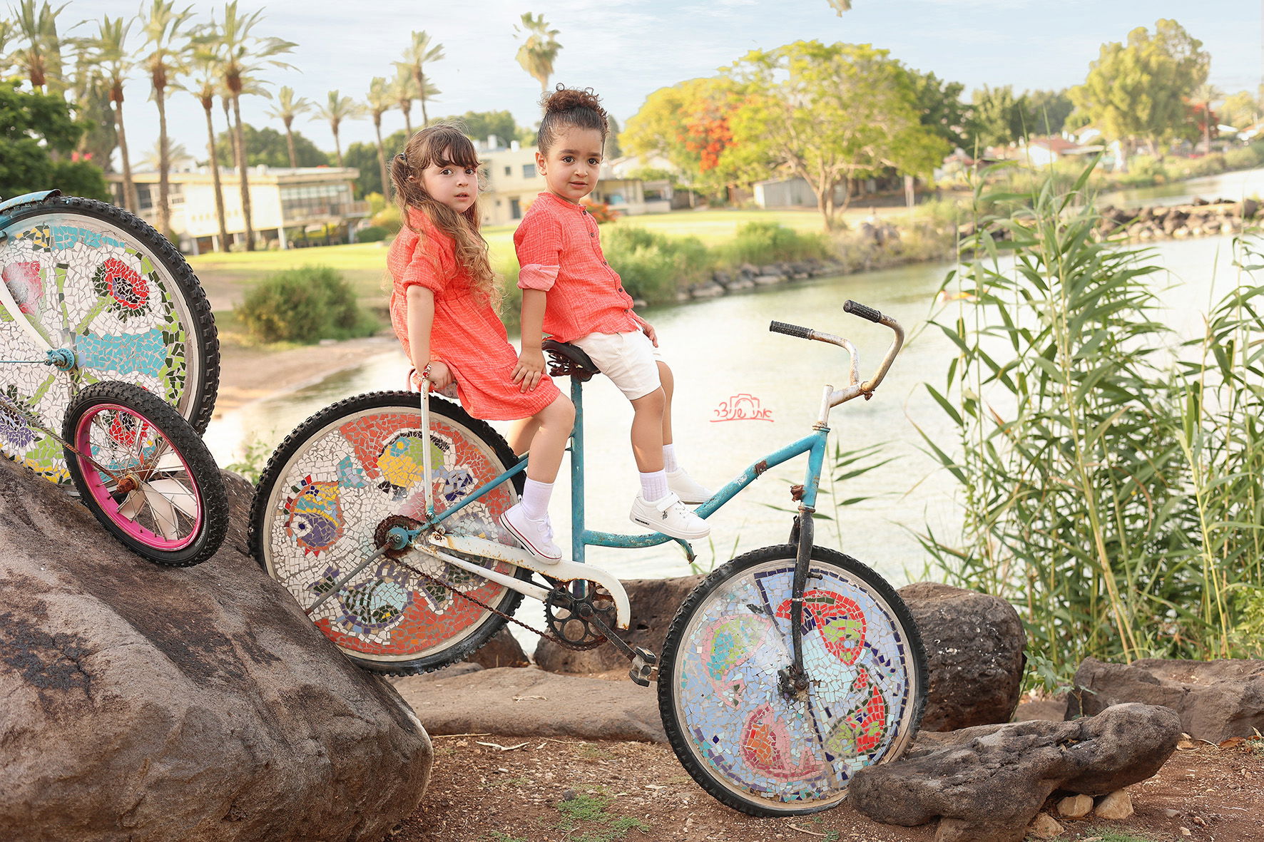 צילומי חלאקה משולבים בתמונות משפחתיות