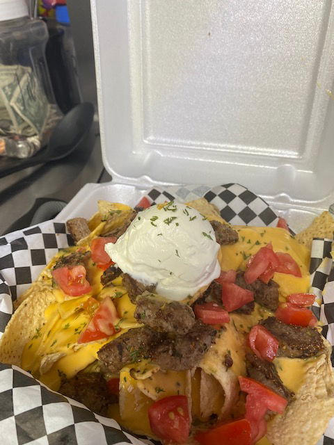 Niques Awesome Nacho's - w/Beef