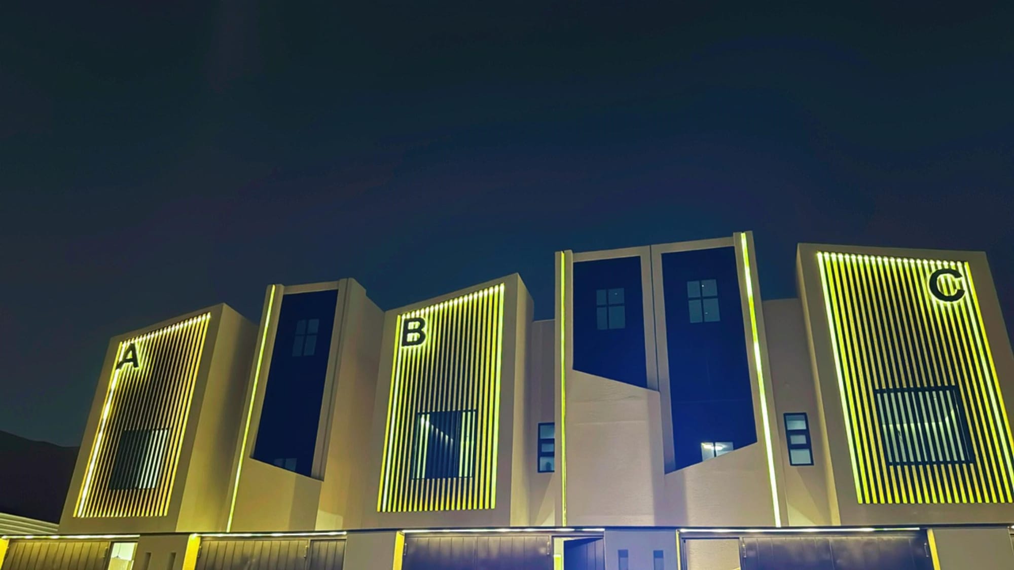 تاون هاوس فرع من B100