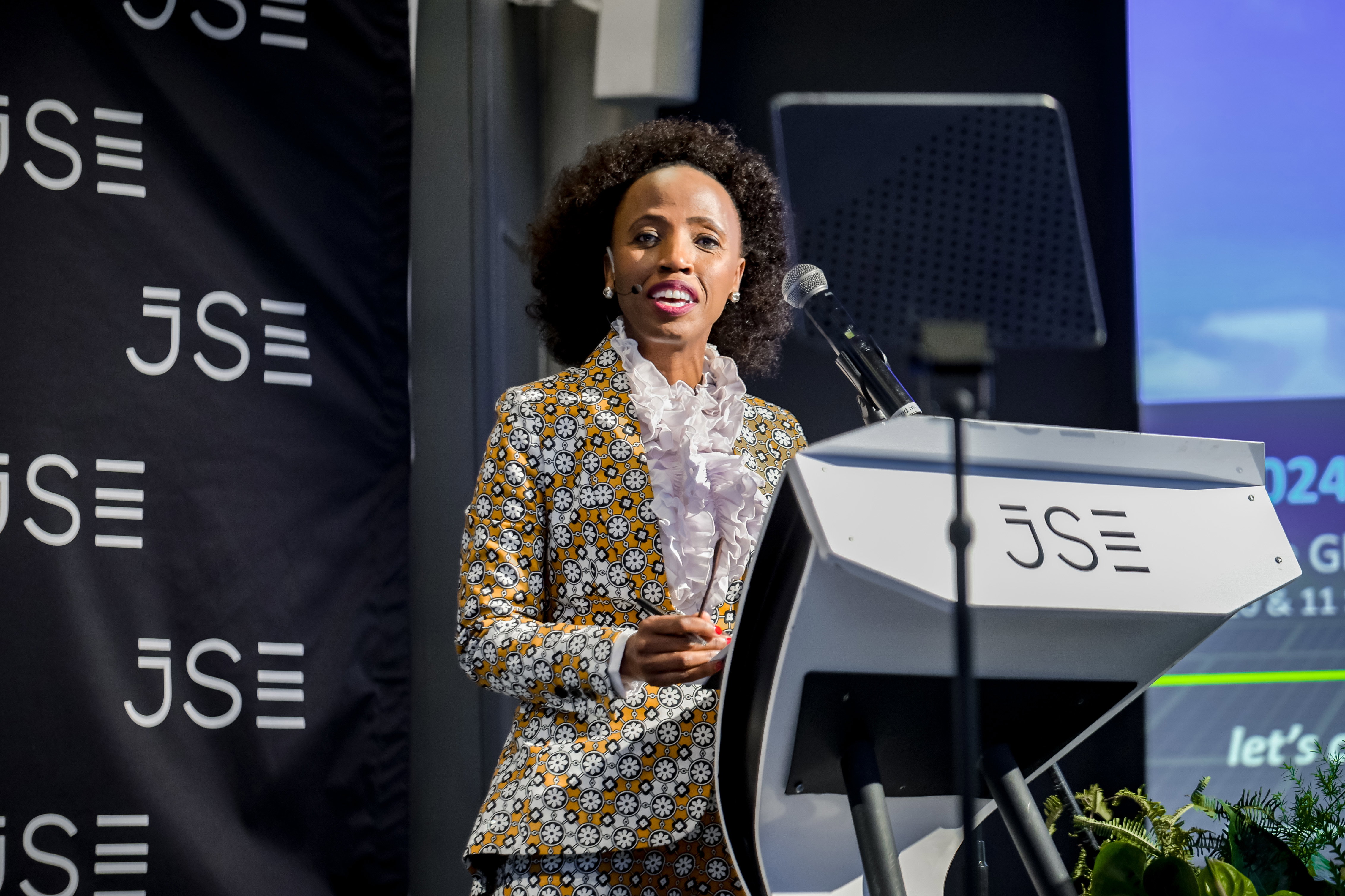 Khanyi Mlambo à la bourse de Johannesburg (JSE)