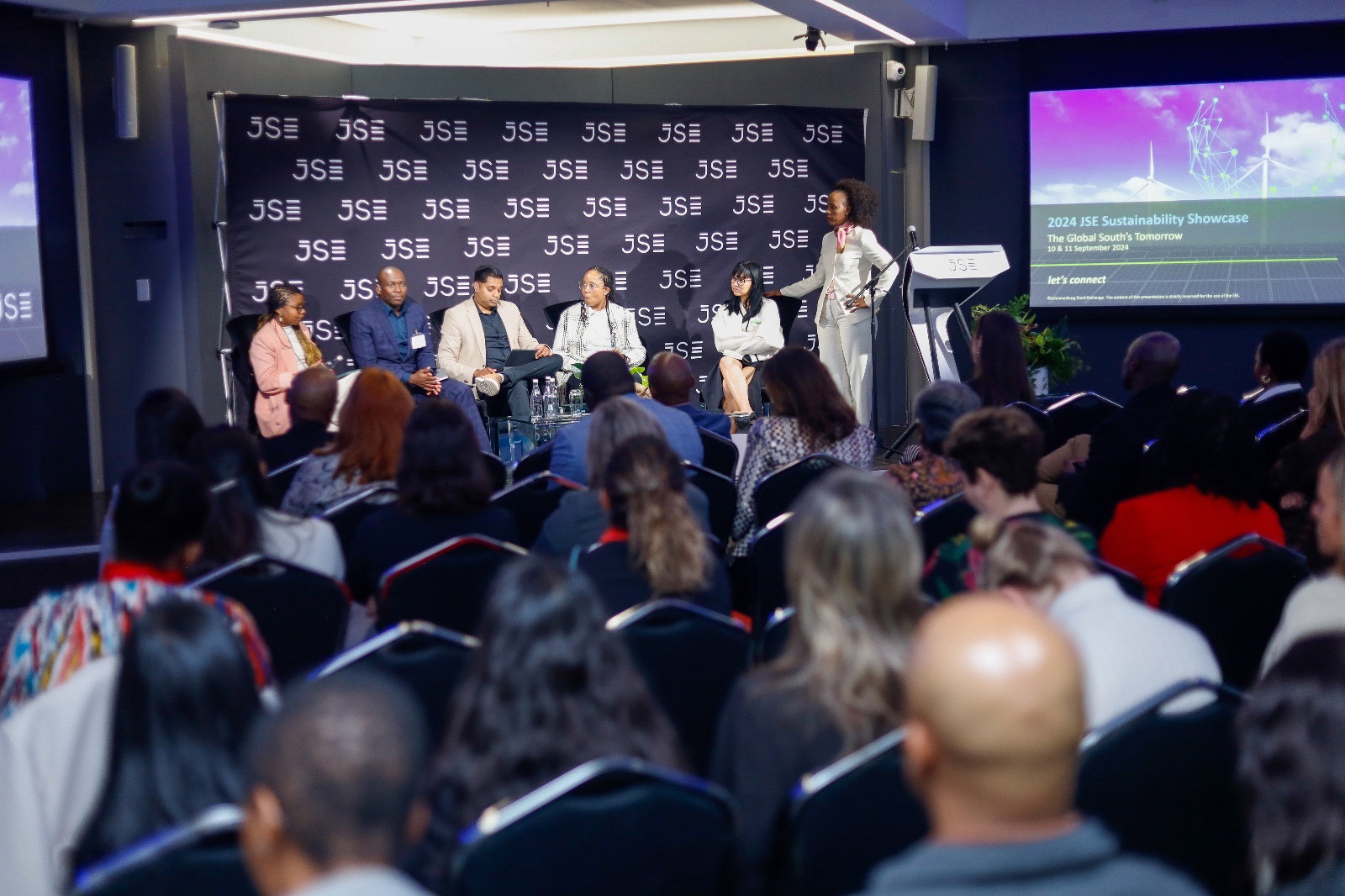 Khanyi Mlambo à la bourse de Johannesburg (JSE)