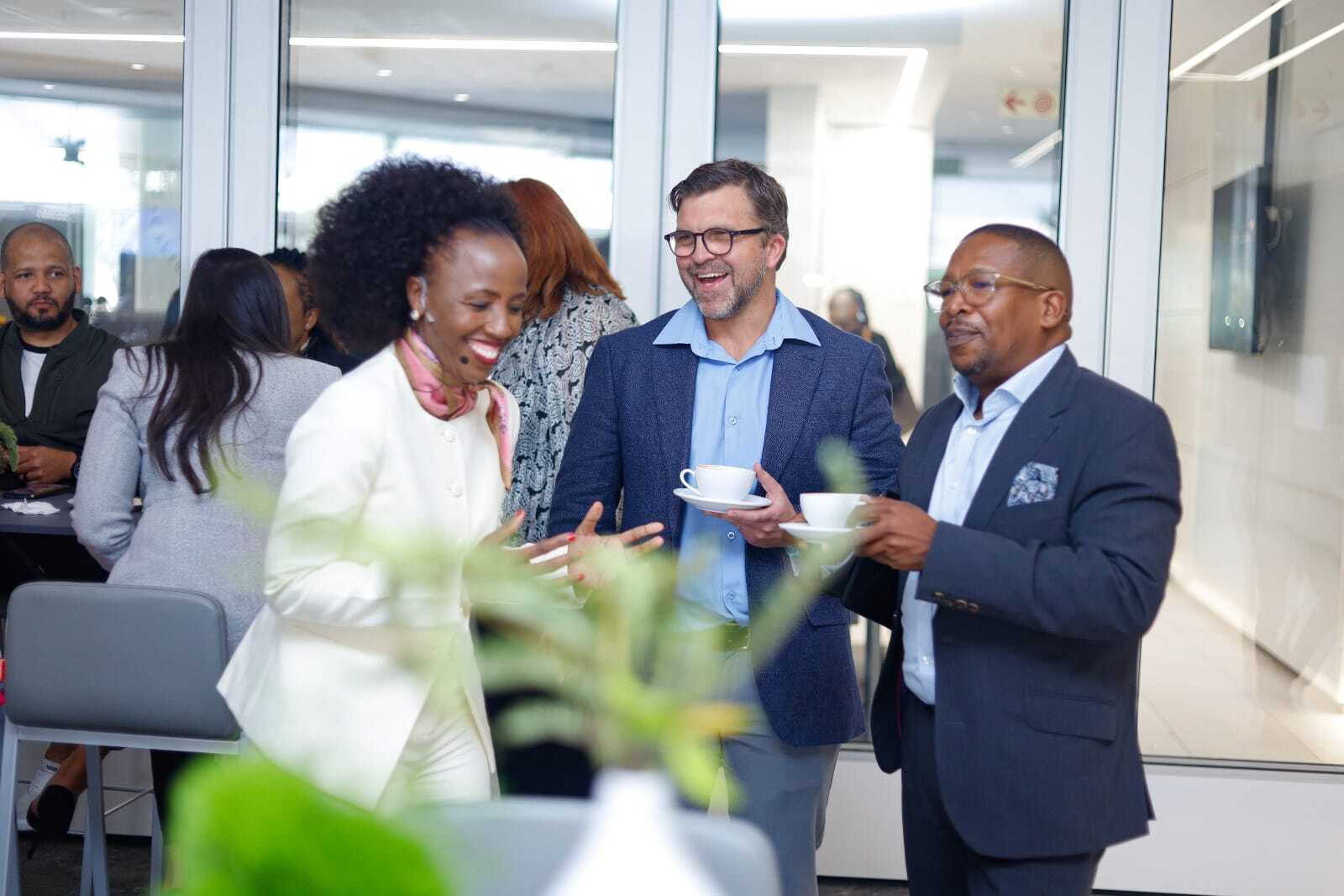 Khanyi Mlambo à la bourse de Johannesburg (JSE)