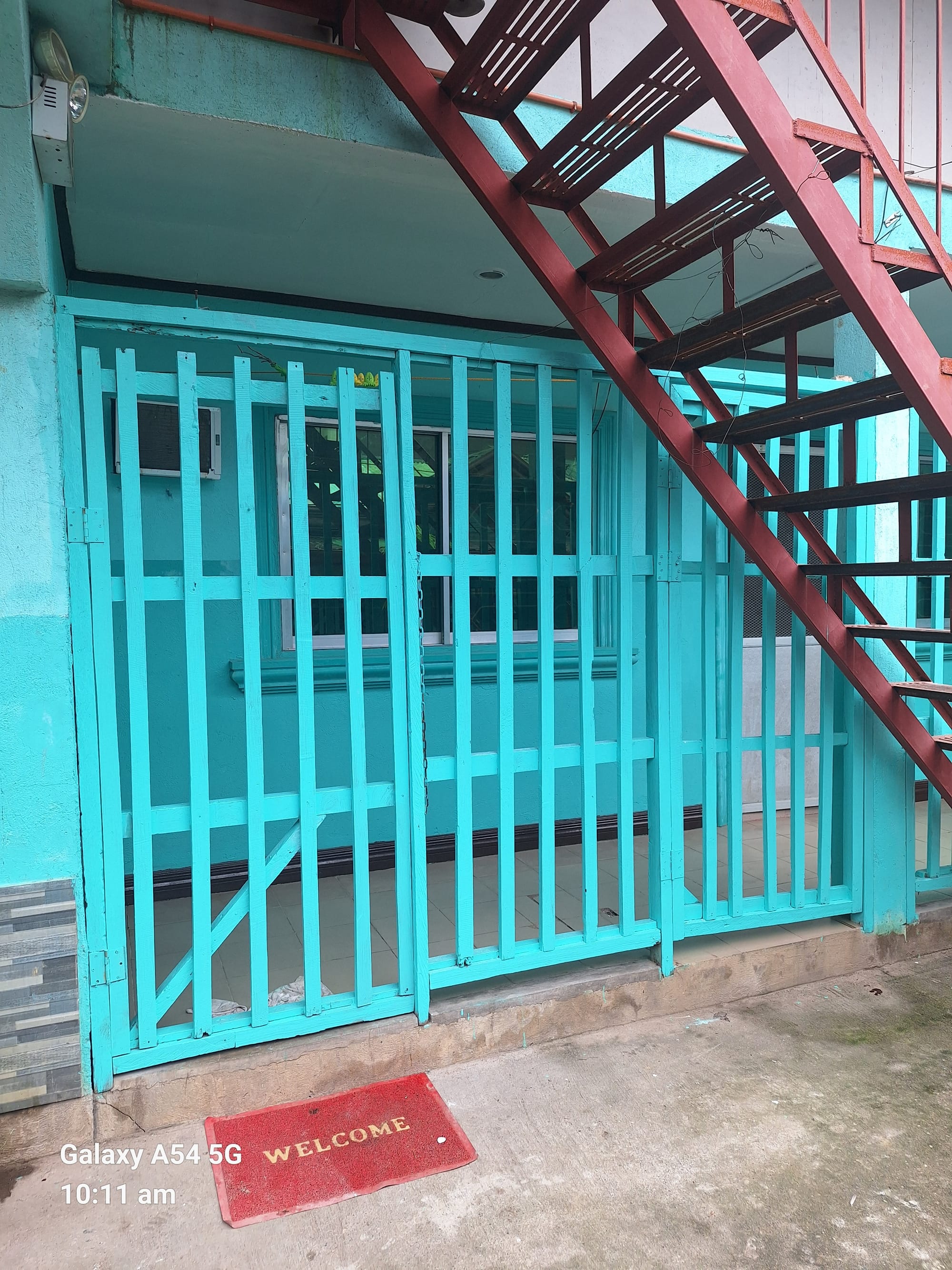 Gate