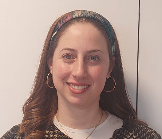 יסמין ליפשיץ עובדת סוציאלית קלינית | ליווי נשים והדרכת הורים לגיל הרך