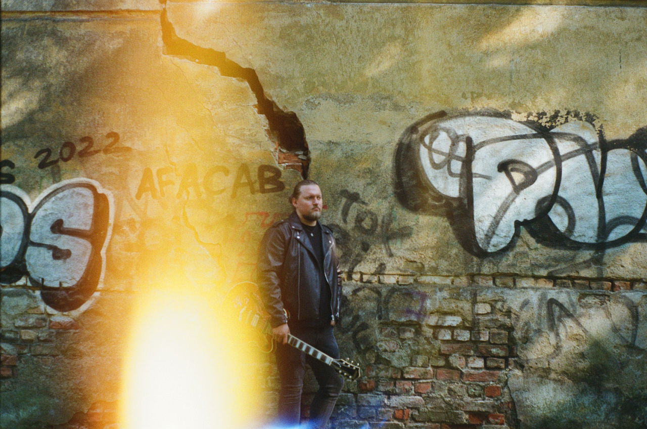 Mūziķis Gunārs Toms uzsāk solo gaitas. Iznācis rudenīgais singls “Kamēr”