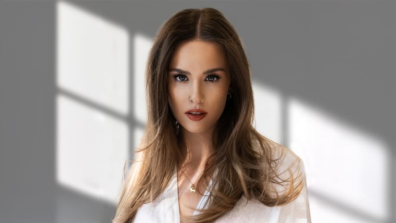 DIONA izdod emocionālu singlu “Atpakaļ sauc”