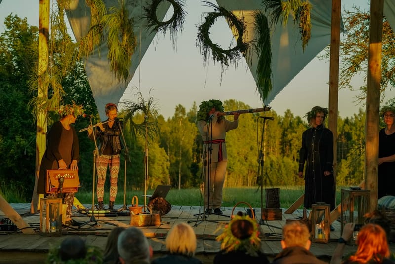 Franču režisors Vincents Mūns dokumentālā īsfilmā notvēris pašmāju etnomūzikas apvienību "Līgas pH3"