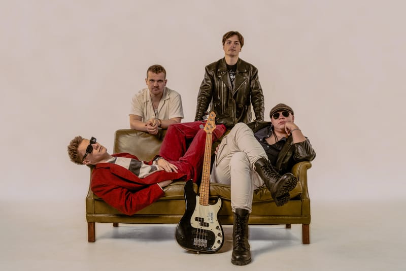 Savu pirmo plati “Range of Discovery” izdod alternatīvā rokgrupa “The Tunes”!