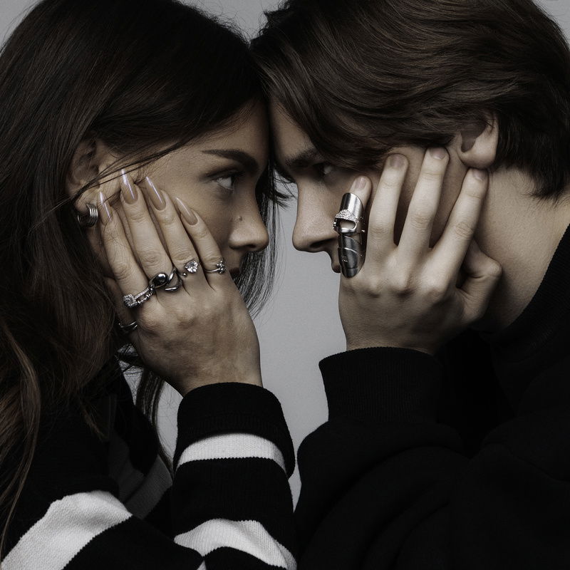 Grēta un Wiesulis jaunākajā singlā stāsta par jūtām, kuras gribas slēpt - "Vai ne"