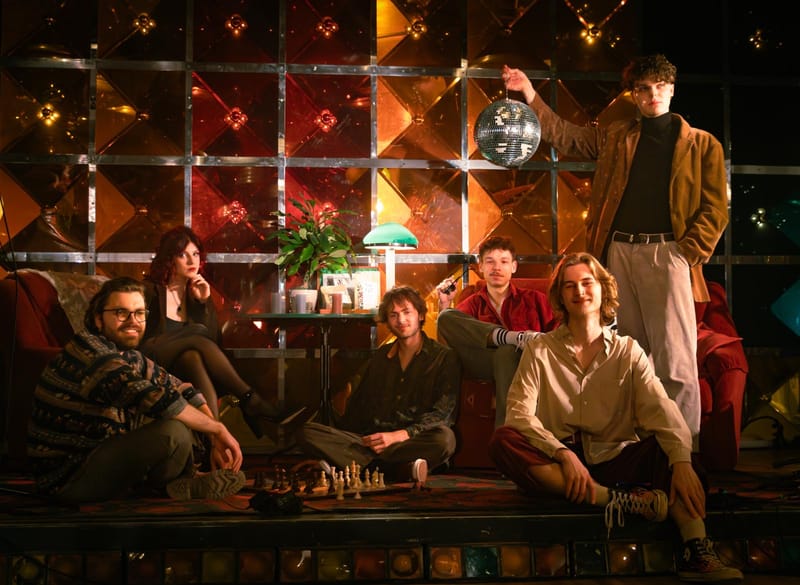 "Tepat" zilais "Vīriņš" ieradies pēc pavasara skaistuma