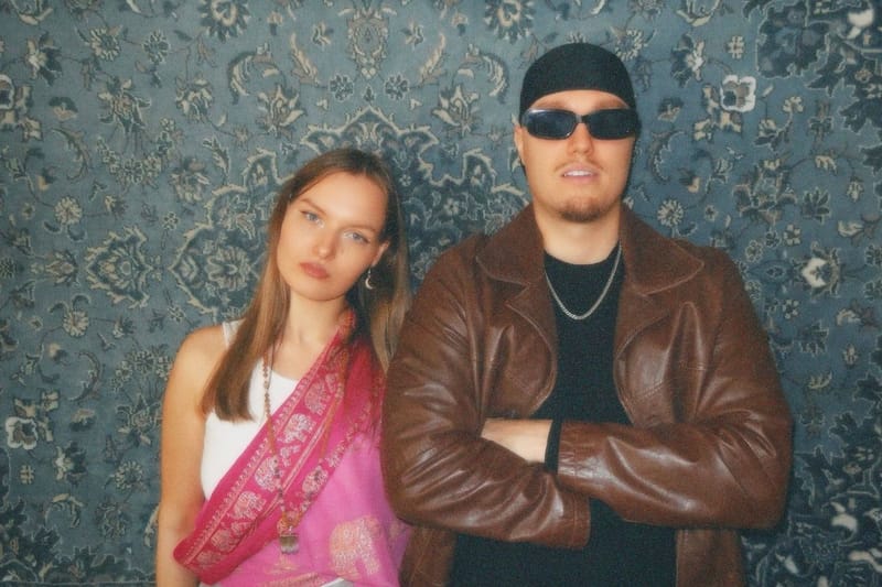 Mirkli pirms Lieldienām "Revolūcija" izdod singlu "DESI DARU" kopā ar LINLI