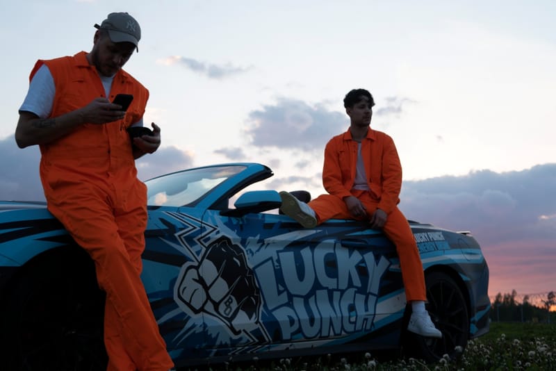 Deniss un Sudrabu Sirds pārsteidz ar pop panka remiksu