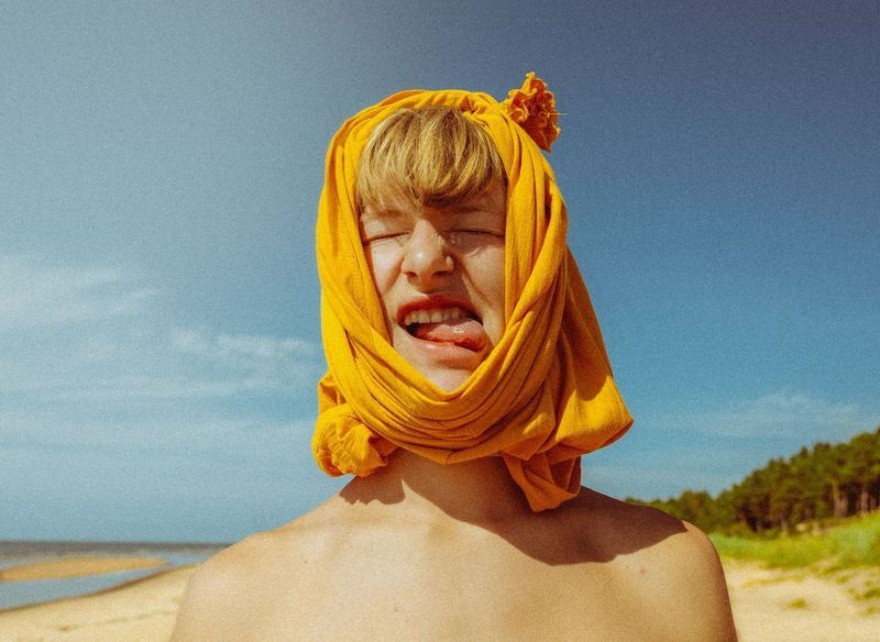 Ar dziesmu "Vasaras raibumi" grupa "Idille" neļauj vasarai beigties