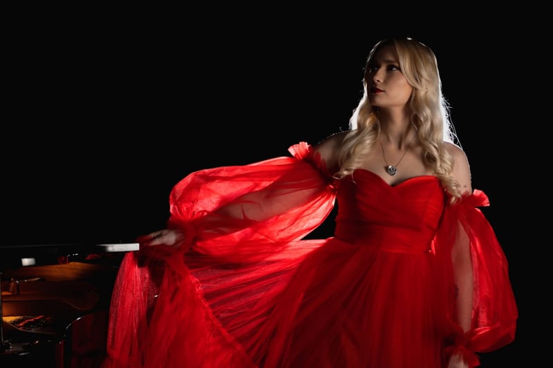 Dziedātāja ADRIA izdod lirisku singlu, kas "dzima no smalkām sajūtām"