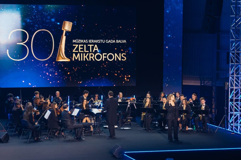 "Zelta Mikrofons 2026" jubilejas ceremonija aizvadīta ar muzikālu pulsāciju