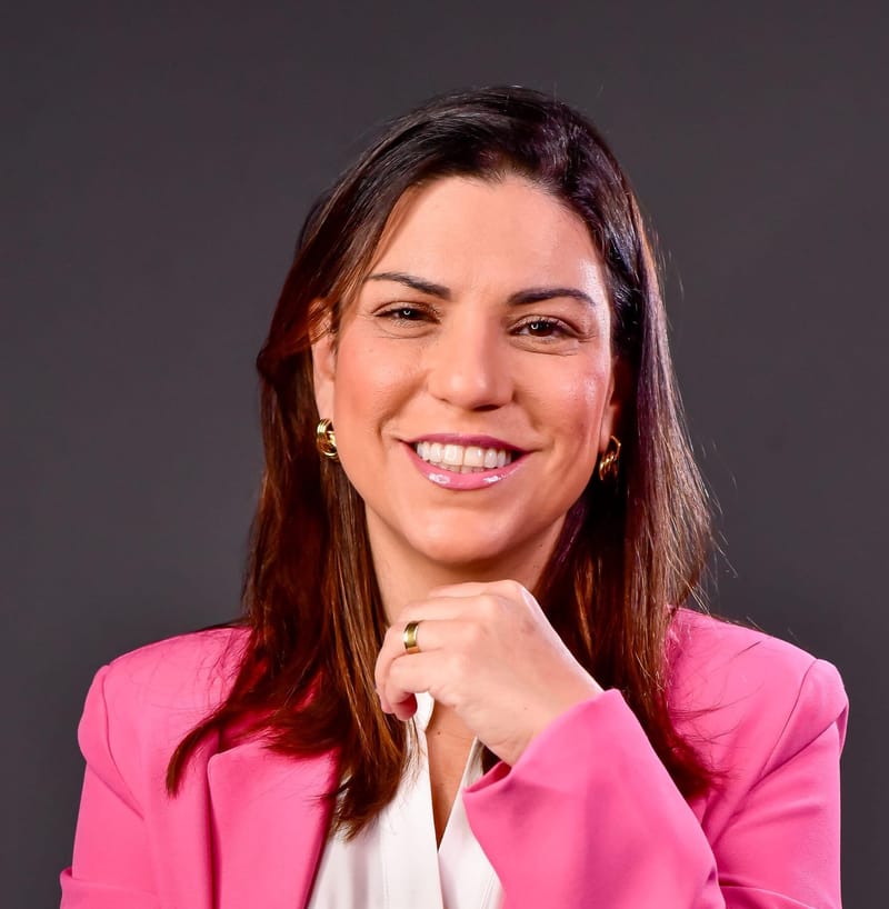 Dra. Paula Vardasca O. Galvão