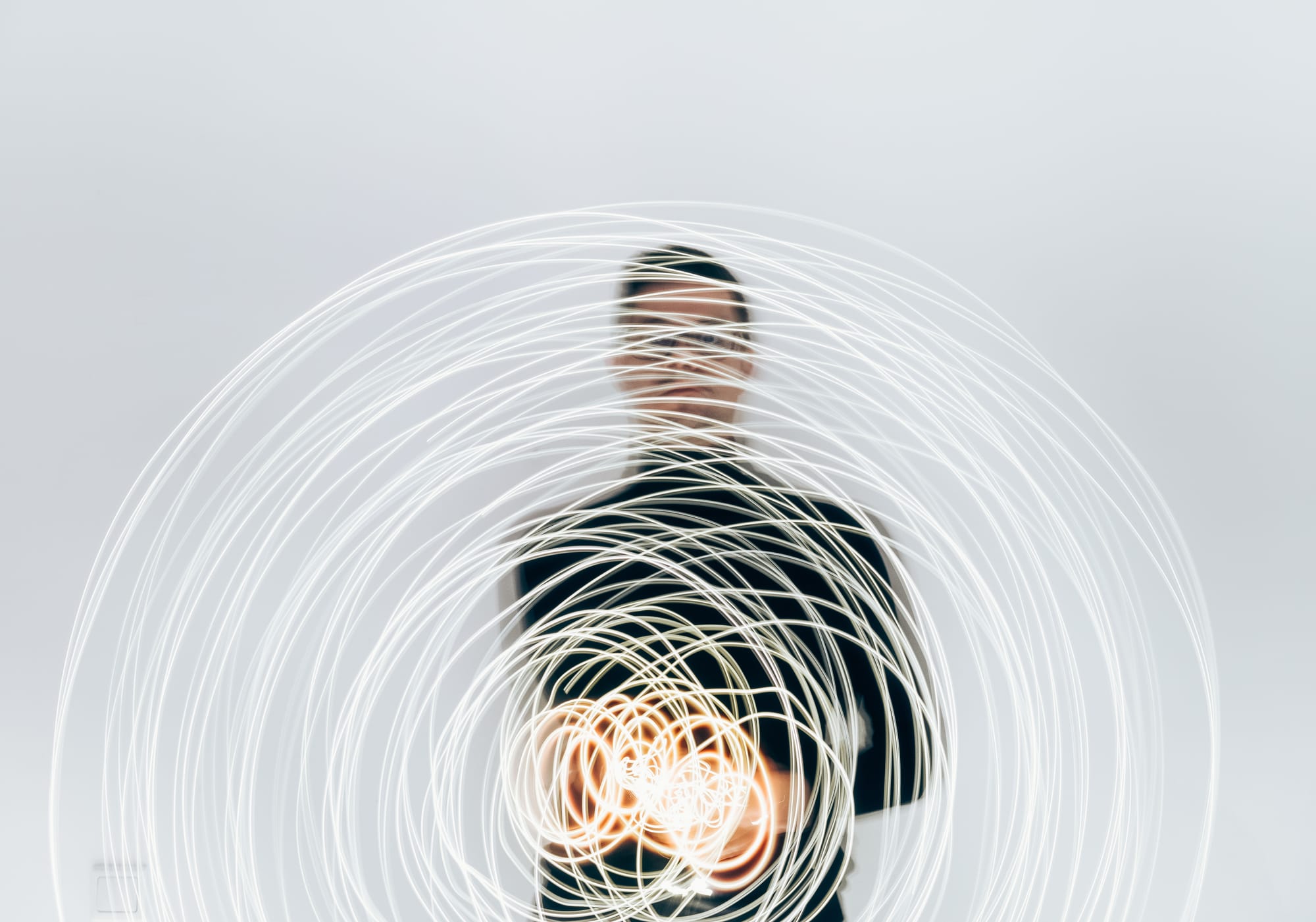 EXPLORING THE OVERARCHING INFLUNCE OF AI AND HYPERCONNECTIVITY ON STRATGIC ORGANIZATION TRENDS