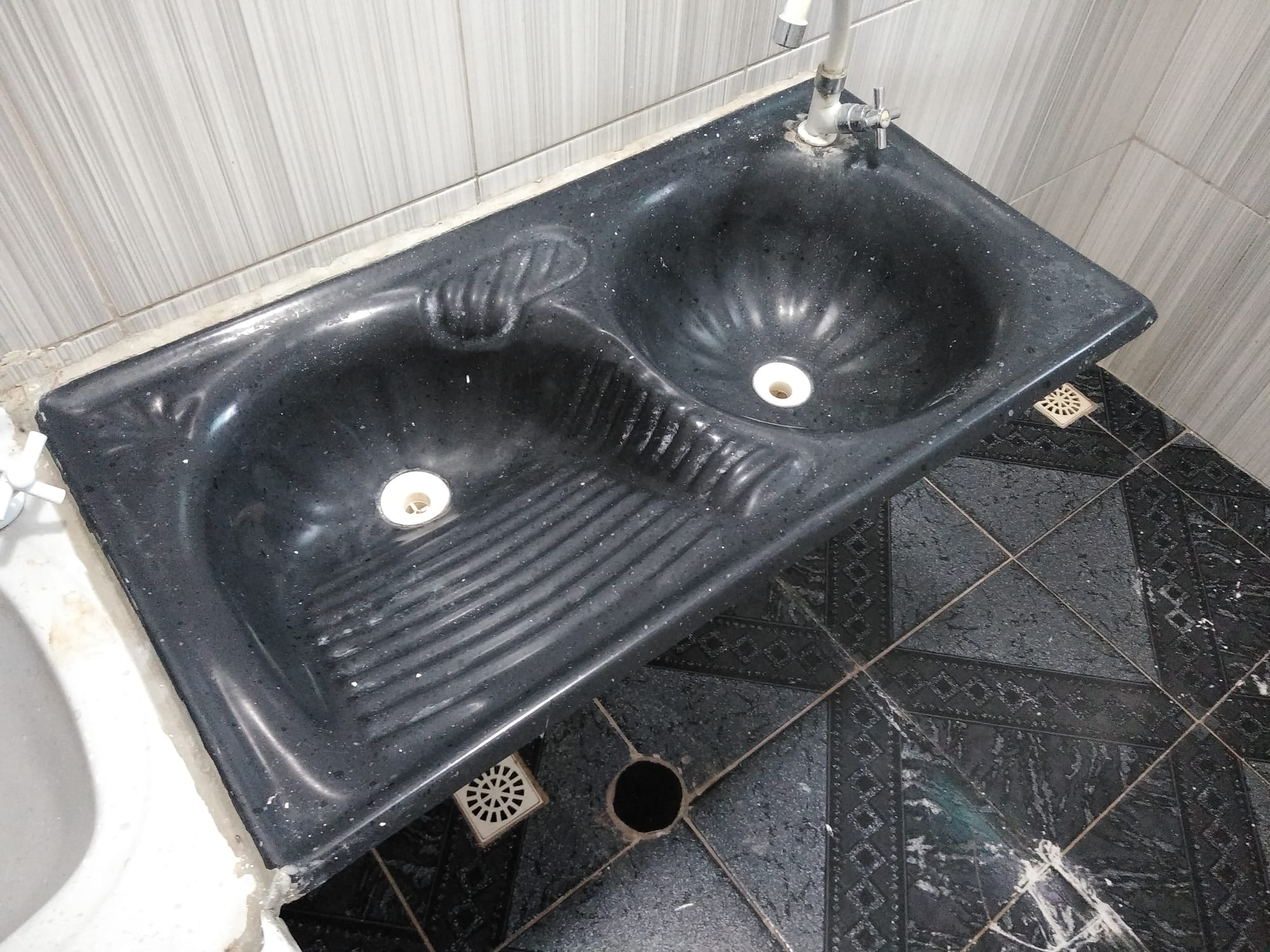 Rua José Ilânio C. Gondim, 289 apto. 001 bairro de Fatima Barbalha