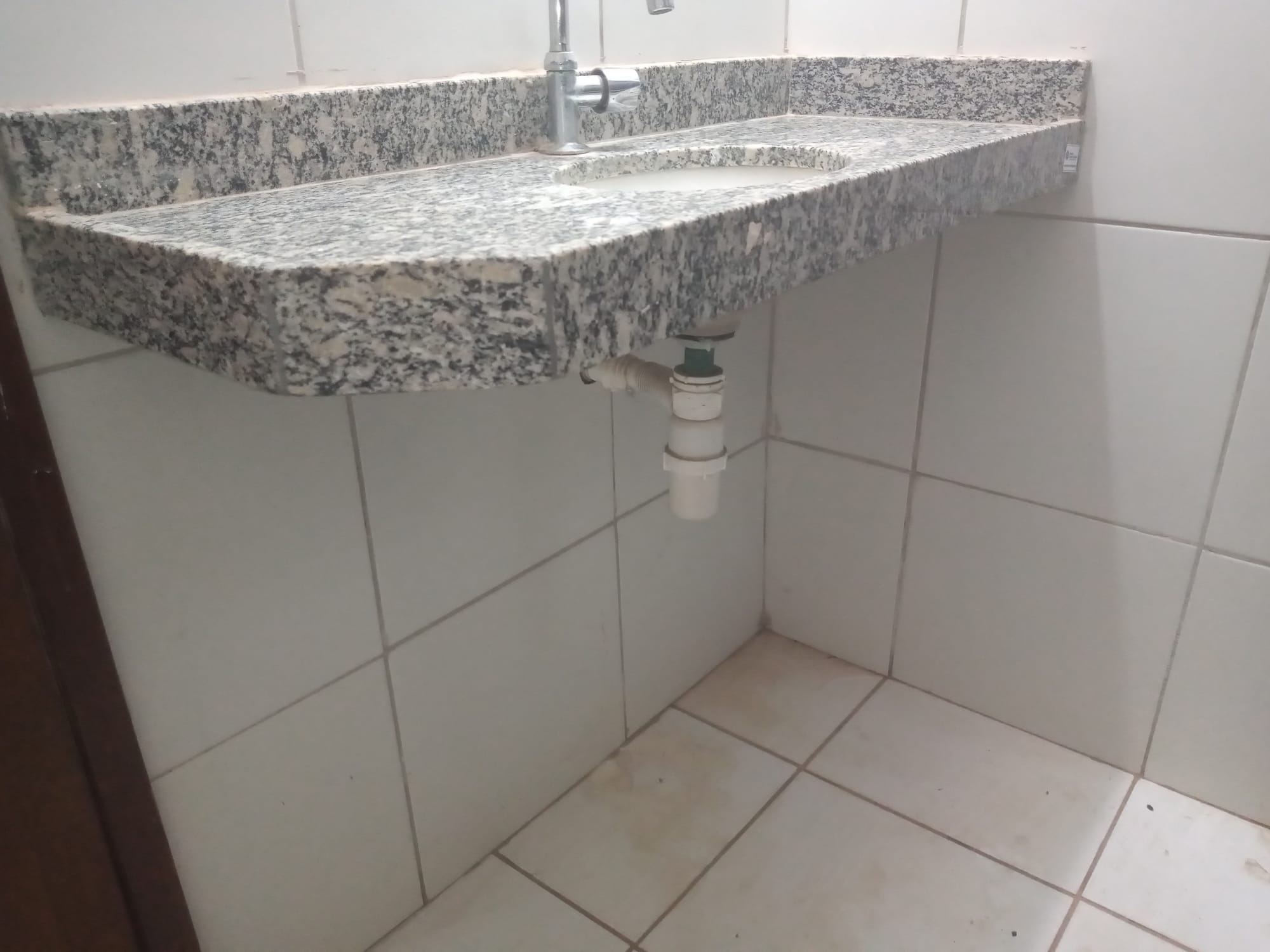 Rua Zuca Sampaio, 586-B bairro Santo Antonio Barbalha