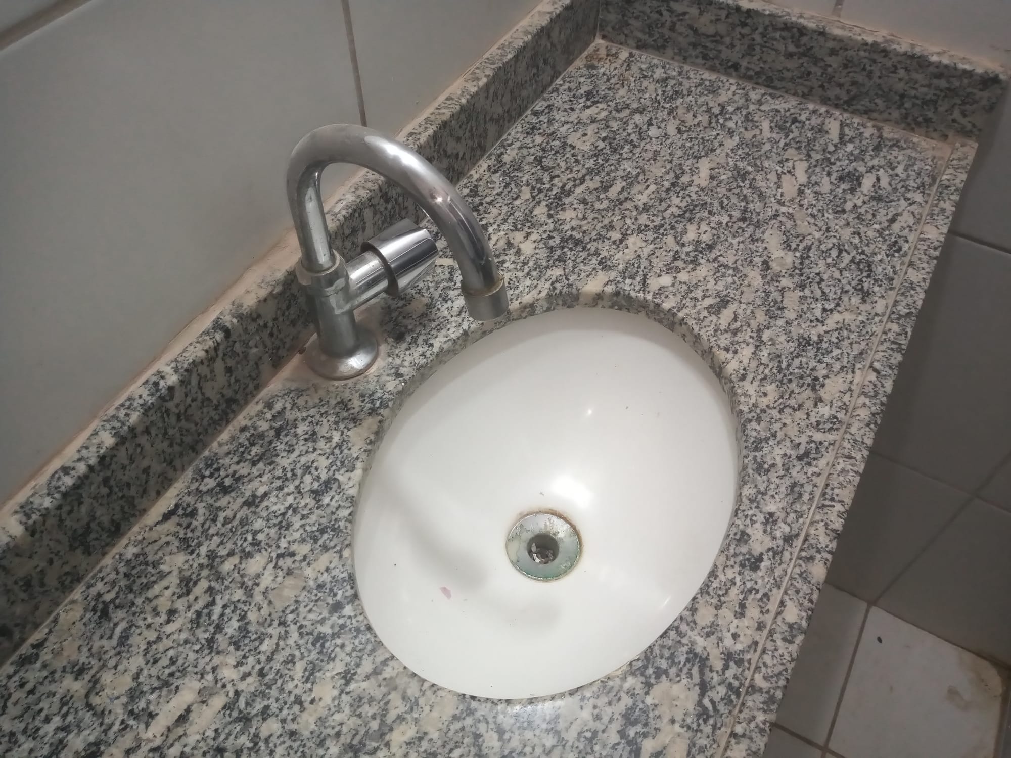 Rua Zuca Sampaio, 586-B bairro Santo Antonio Barbalha