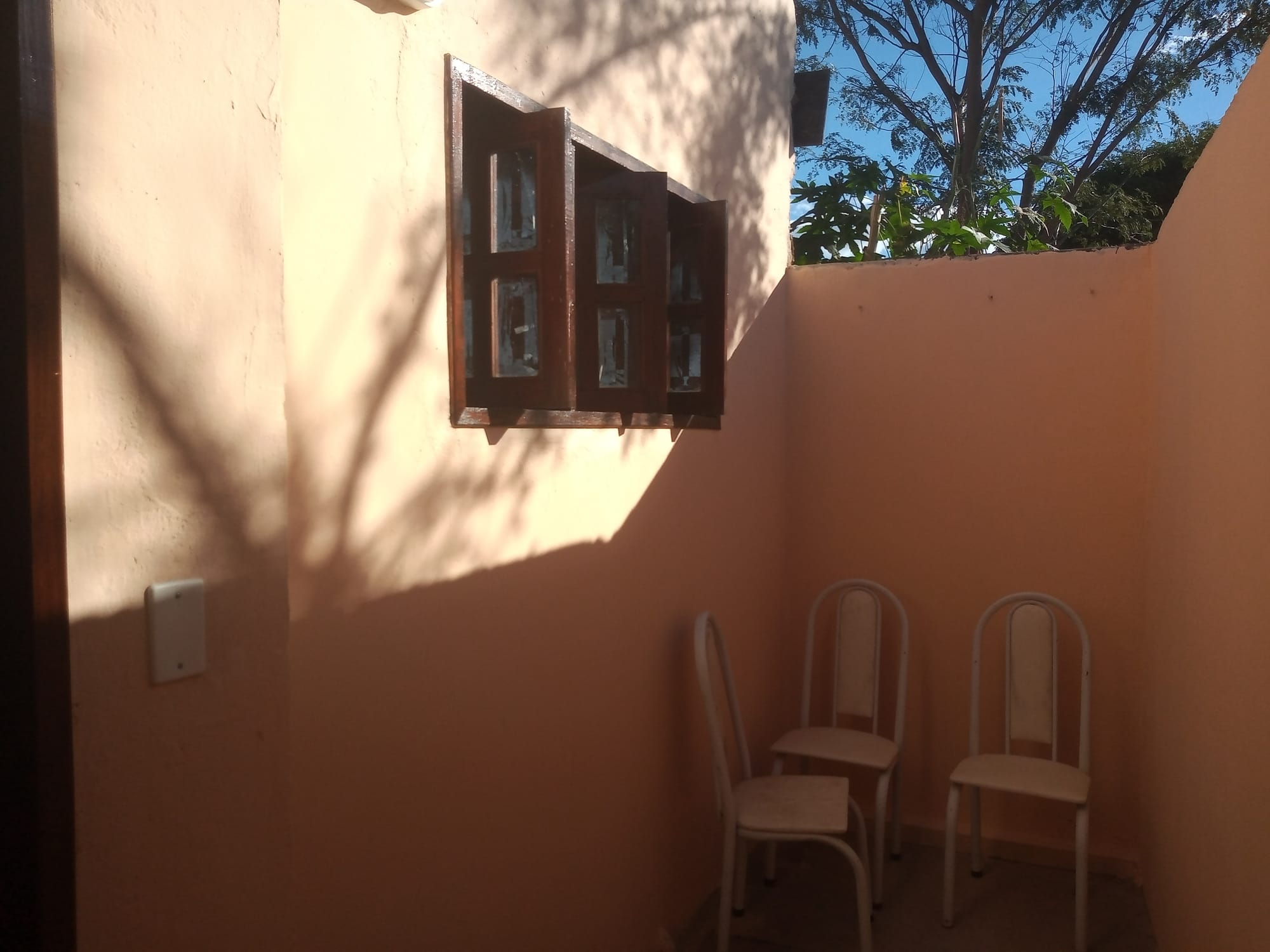 Rua Zuca Sampaio, 586-B bairro Santo Antonio Barbalha