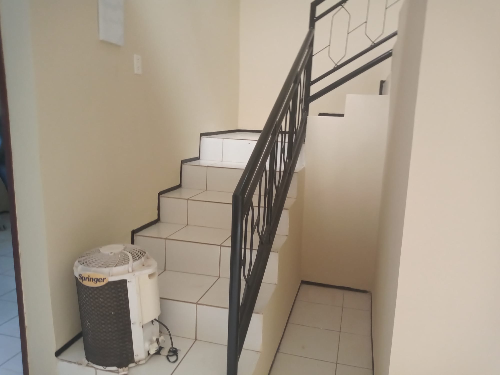 Rua Zuca Sampaio, 586-B bairro Santo Antonio Barbalha
