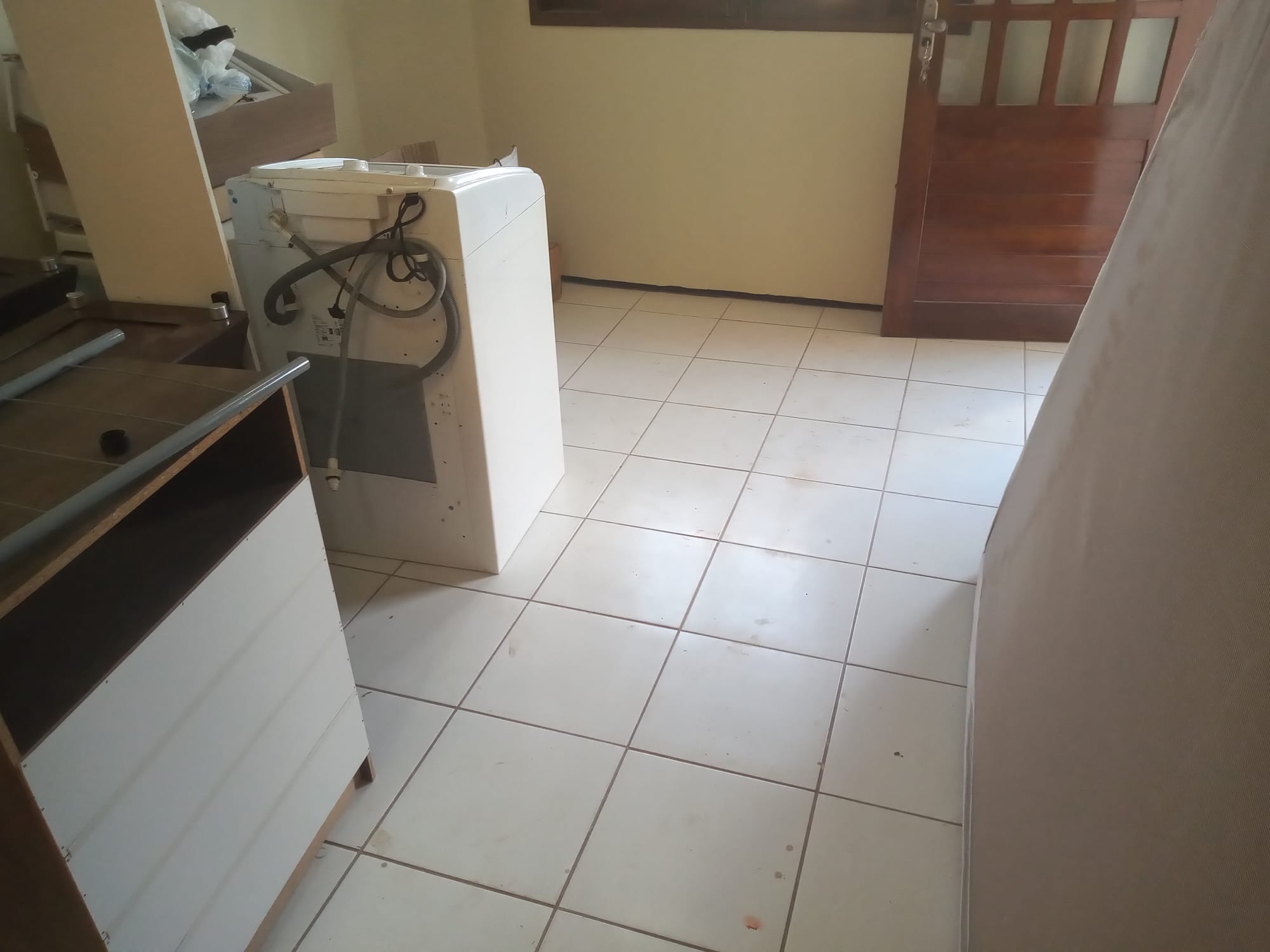 Rua Zuca Sampaio, 586-B bairro Santo Antonio Barbalha