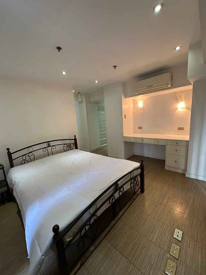 Fort Victoria, BGC    -  P20,000,000.00