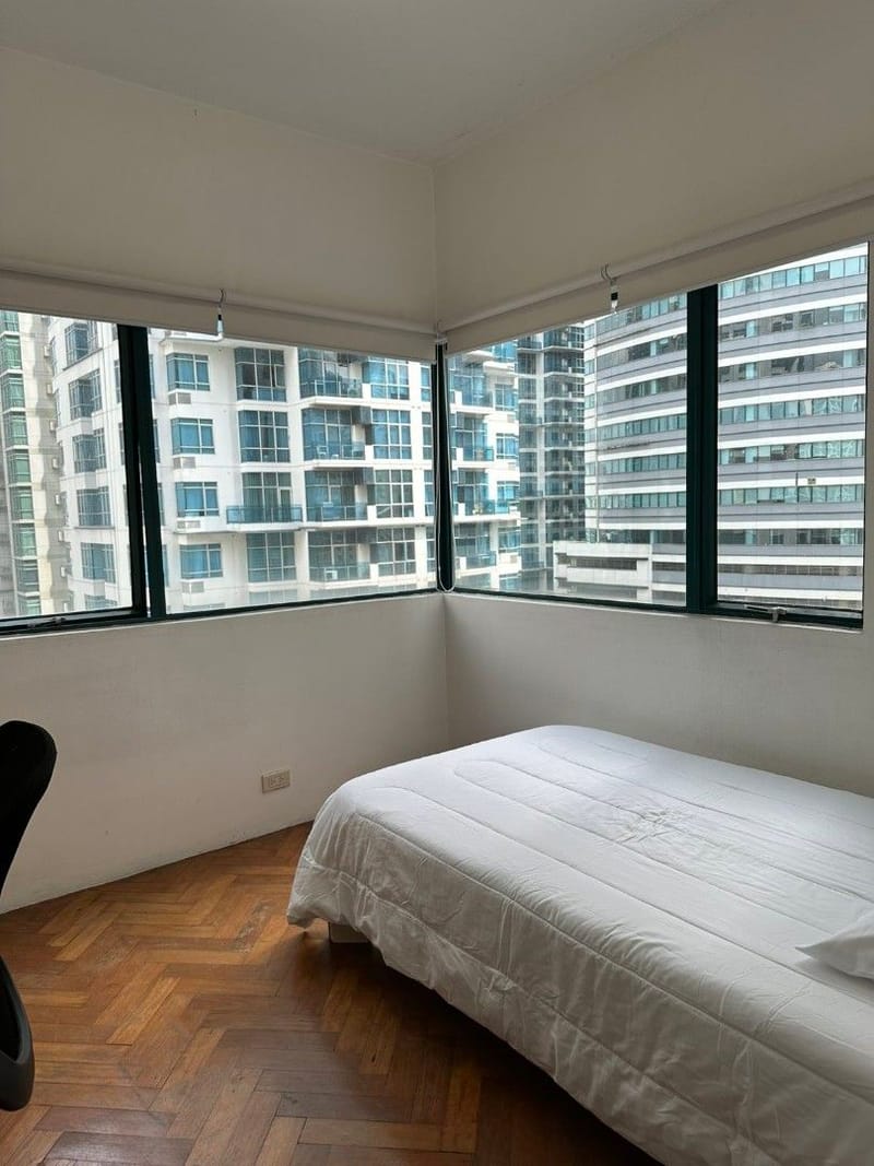 PENHUST PARKPLACE, BGC   - P22,000,000.00