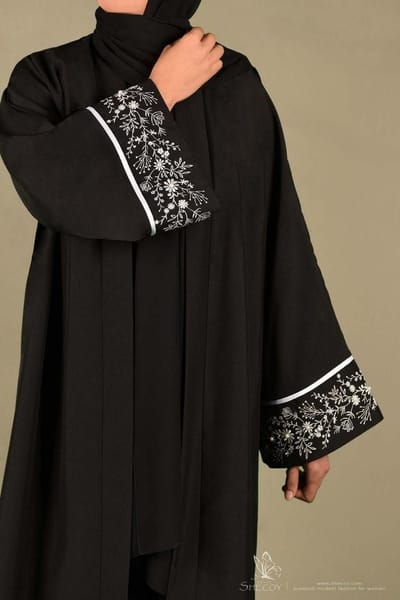 عبايات درة ميسان: تألق وأناقة بأسلوب سعودي فاخر