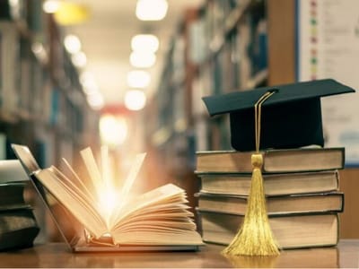 الدراسة في الخارج للسعوديين