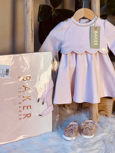 متجر ملابس أطفال