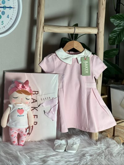 متجر ملابس أطفال