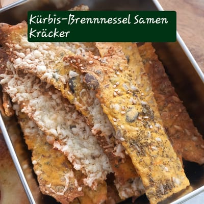 Kürbis Cracker mit Wildkräuter