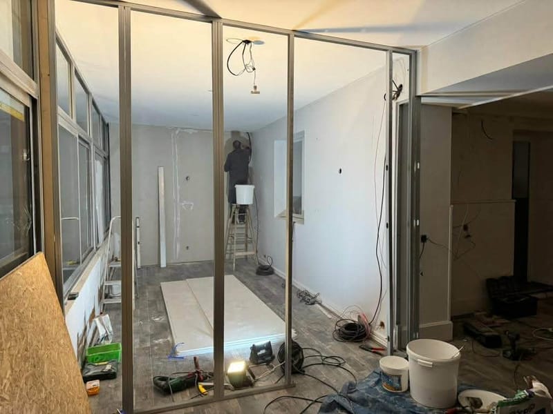 Local avant et pendant les travaux ...