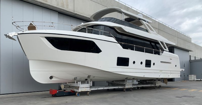 Déplacement de yacht