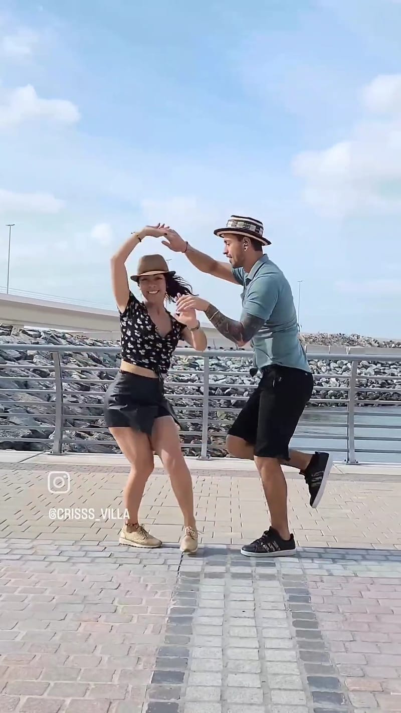 Learn SALSA and BACHATA
