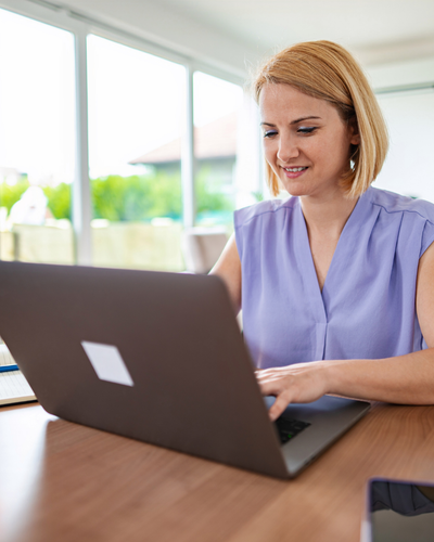 5 Ways Reiki Boosts Focus, Creativity, and Resilience for Professionals