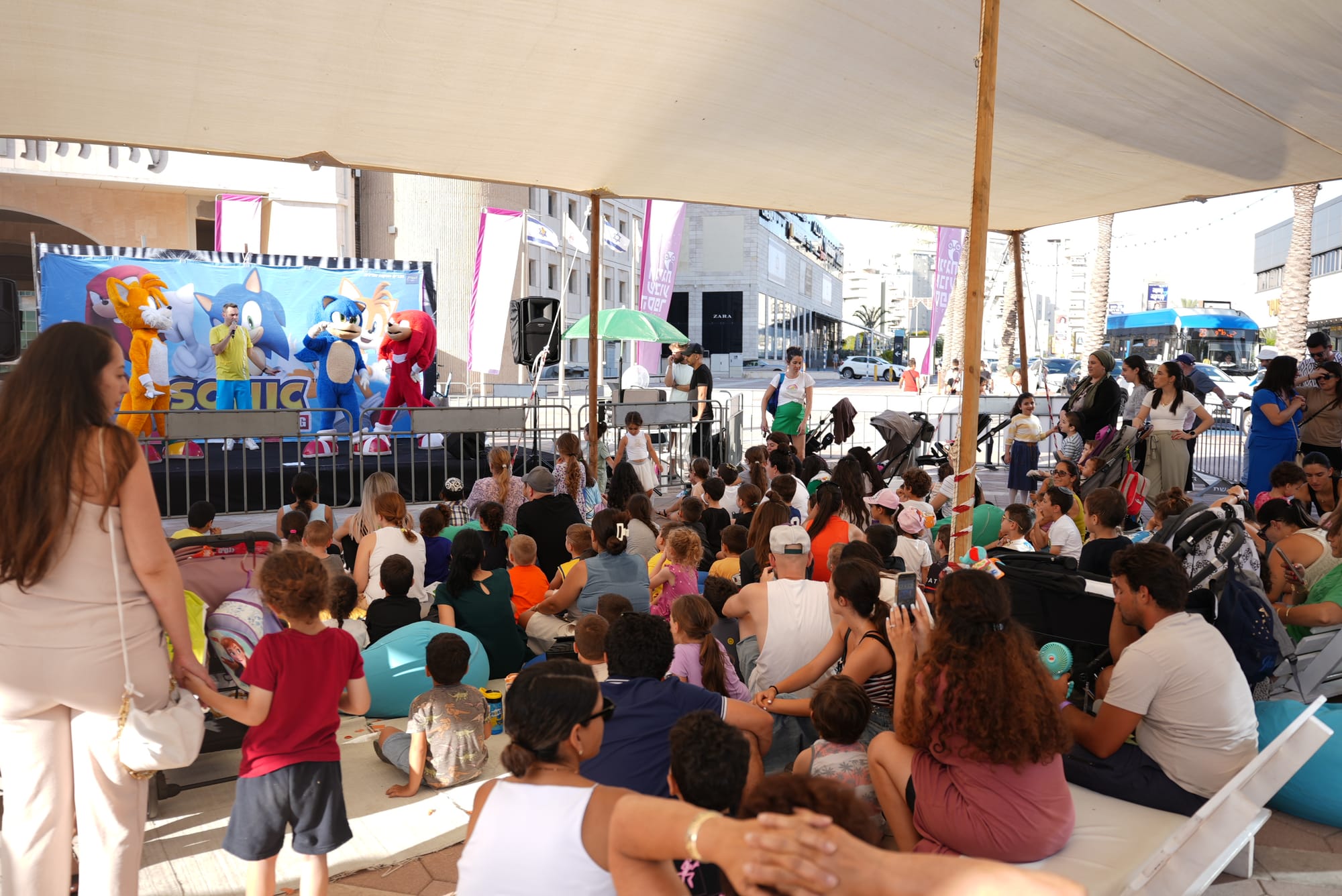 אשדוד חגגה את שבוע הספר ביריד ספרים ענק