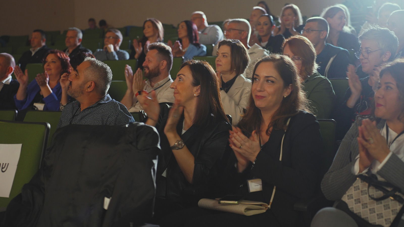 הפקת כנס עסקים אשדוד 2024 – ביטוח, נדל"ן והשקעות