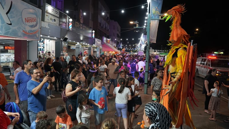 שוק ו' התעורר לחיים בהפקה אל תוך הלילה