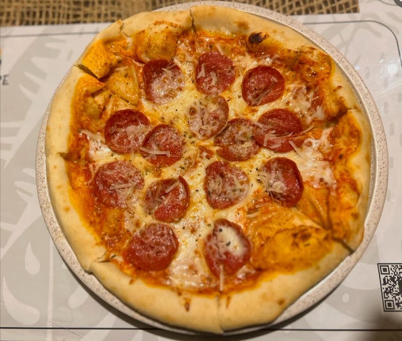 بيتزا ببروني Pepperoni pizza