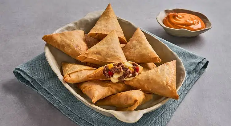 Samosa / سمبوسة