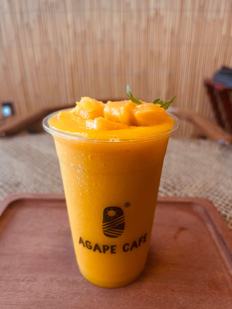 Fresh mango juice عصير مانجو طازج