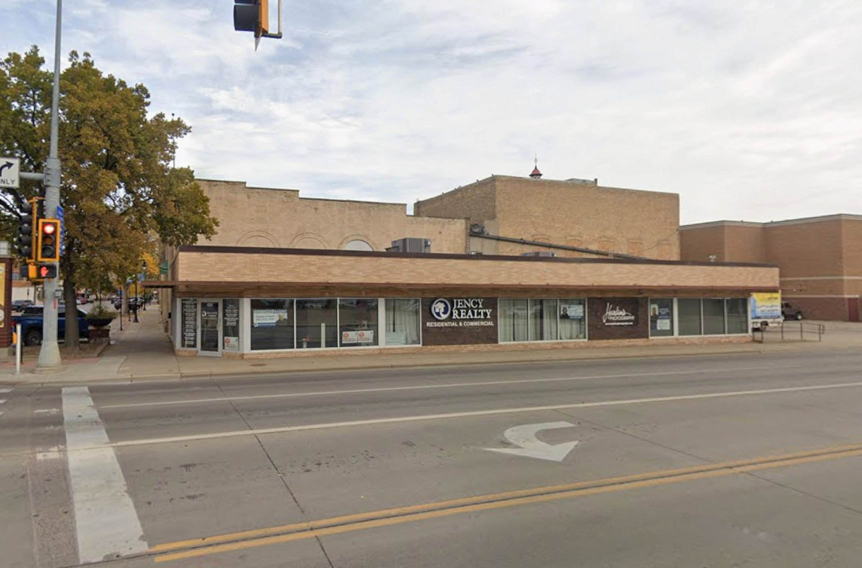 523 S Main St