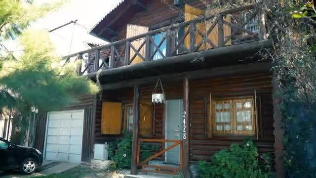 VER VIDEO DE LA CASA DE TRONCOS SOÑADA Y SU ENTORNO